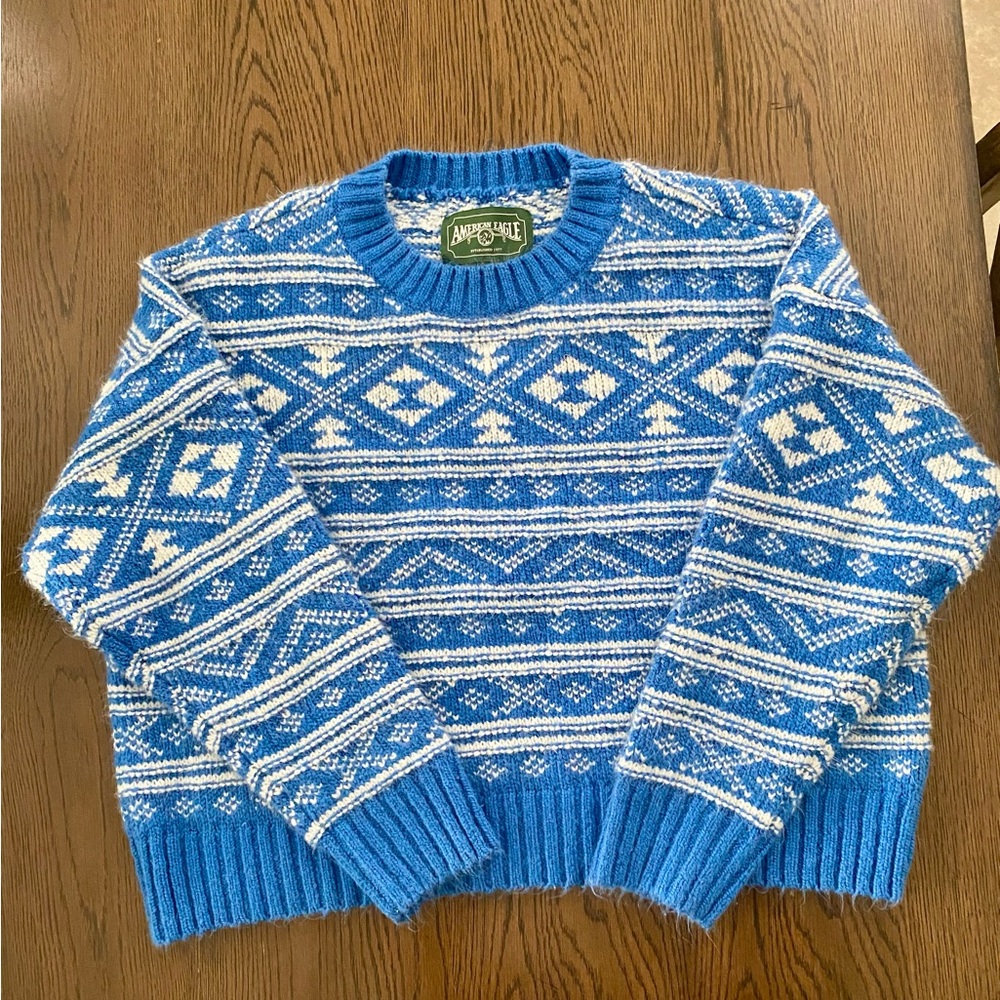 American Eagle Outfitters Blue and White Geometric Sweater
